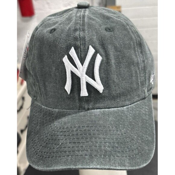 Women's New York Yankees 47 Brand Twins Distressed Strapback Adjustable Hat Cap - Picture 1 of 8